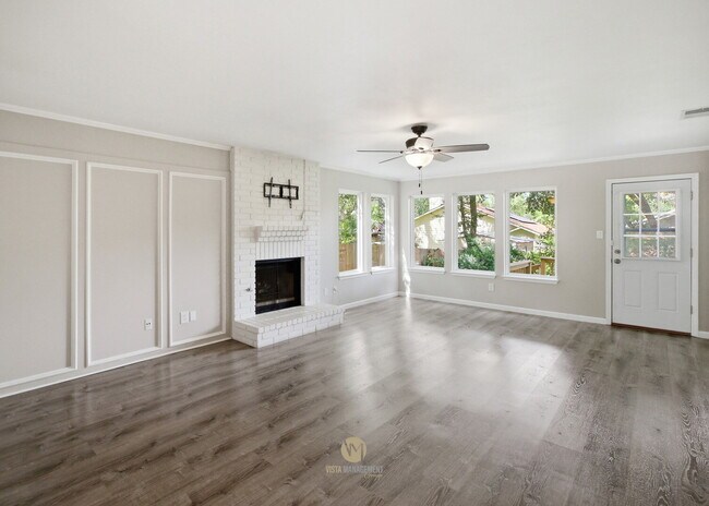 Building Photo - 13811 Stone Hollow