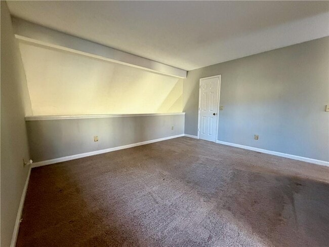 Building Photo - 1911 Shenandoah Valley Ln SE