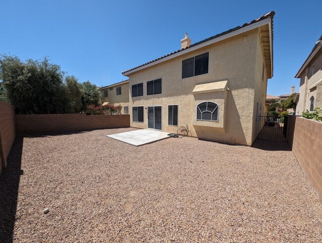 Building Photo - 10900 Royal Highlands St