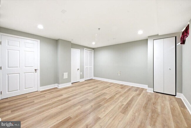 Building Photo - 3426 Round Rd