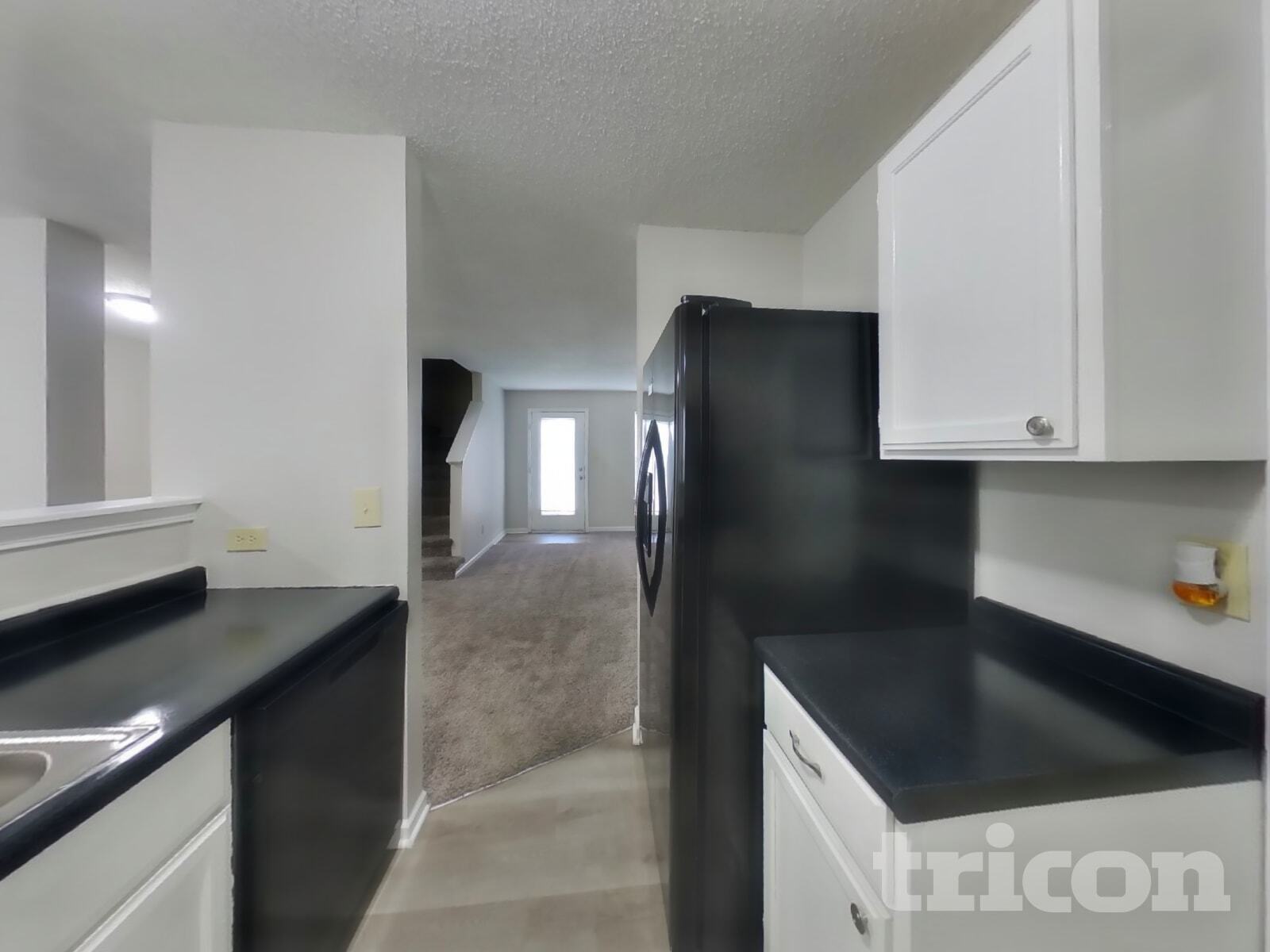 Building Photo - 1302 Crescent Dr