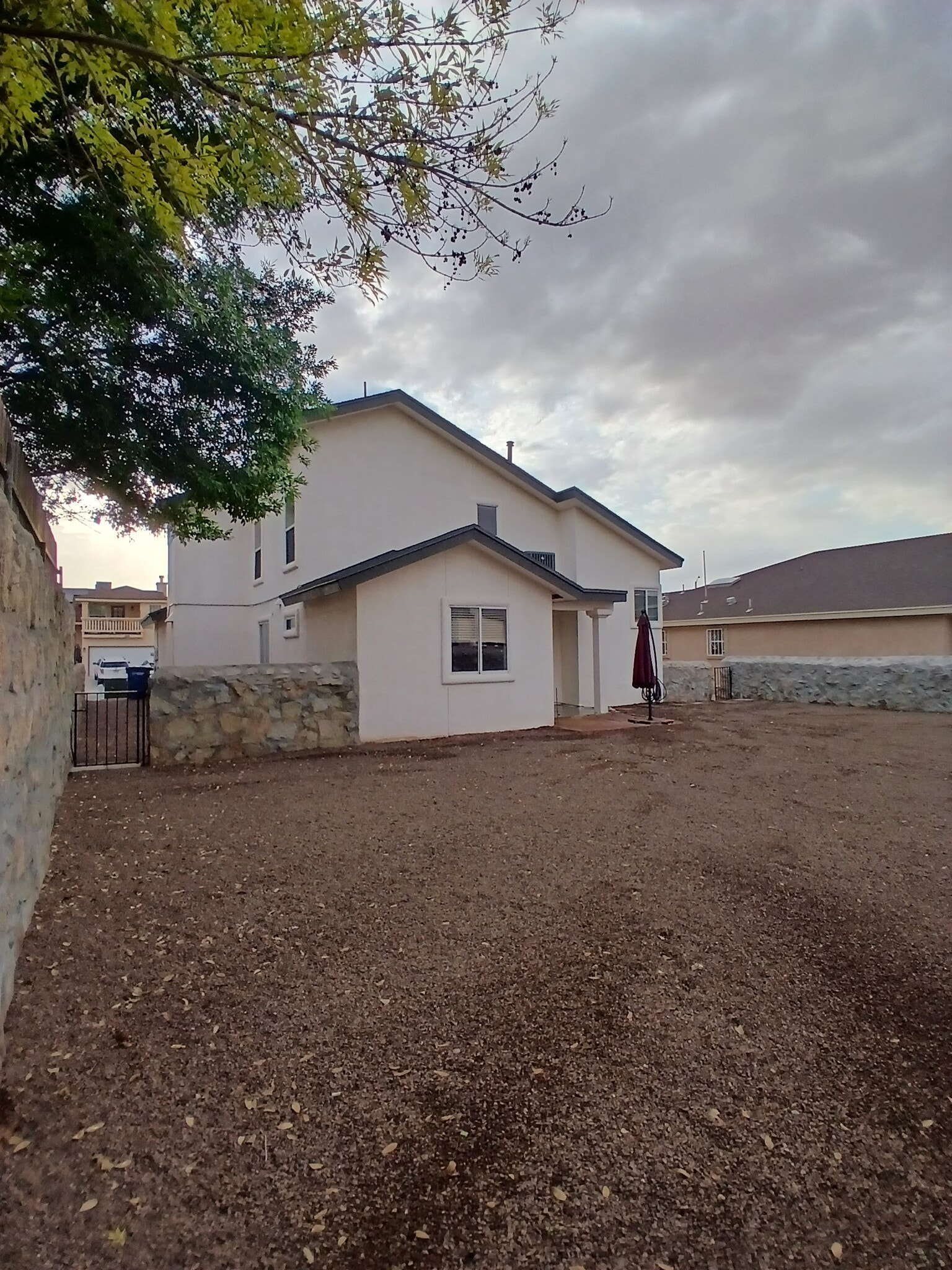 Building Photo - 3012 Tierra Salada Dr