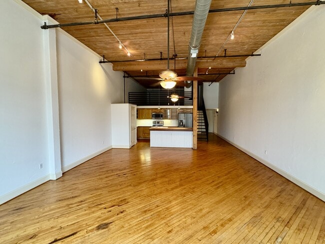 Building Photo - 3026 Commerce St