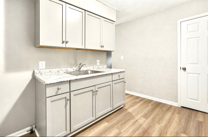 Building Photo - 8499 Meadow Ave