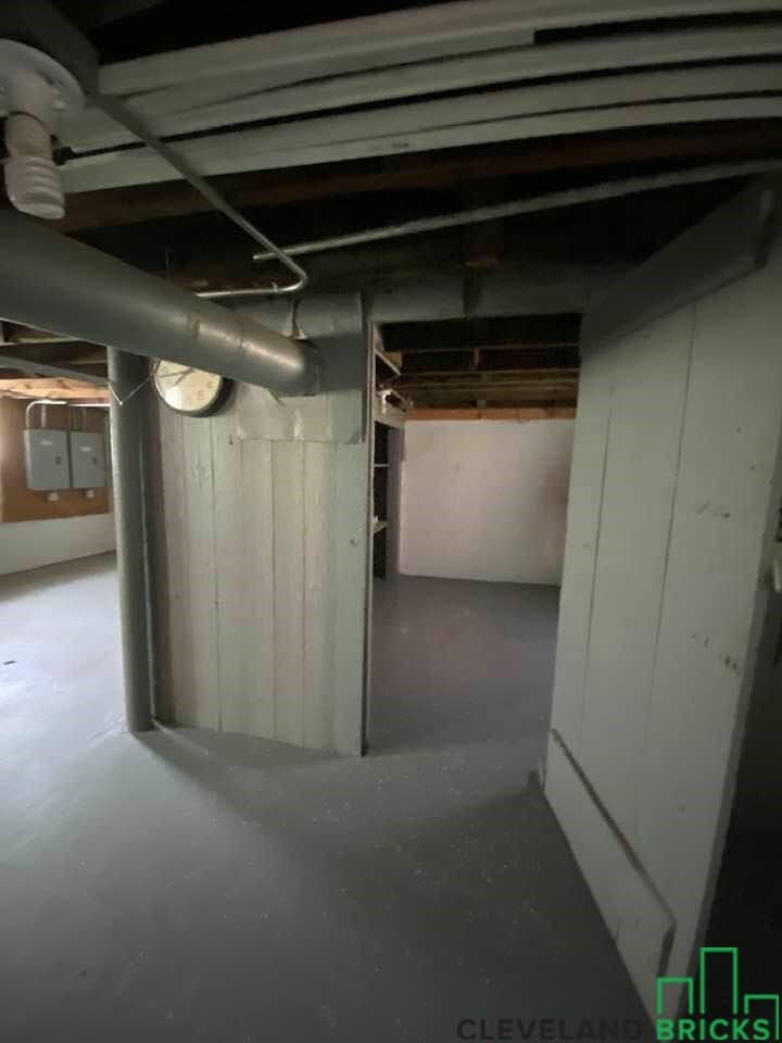 Building Photo - 5822 Lawn Ave