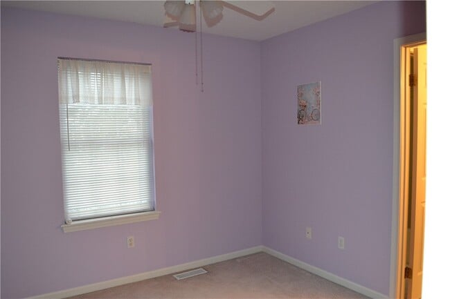 Building Photo - 24 Amberwood Pl