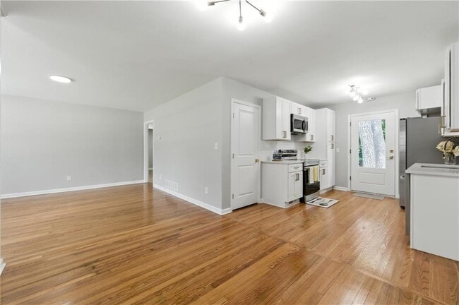 Building Photo - 1195 Starline Dr