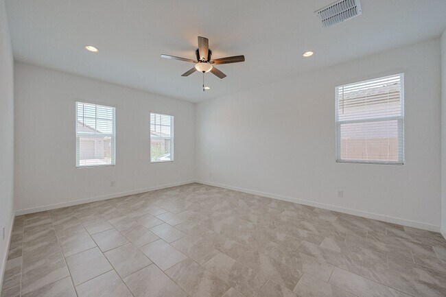Building Photo - Beautiful 4 Bedroom in Aloravita Community