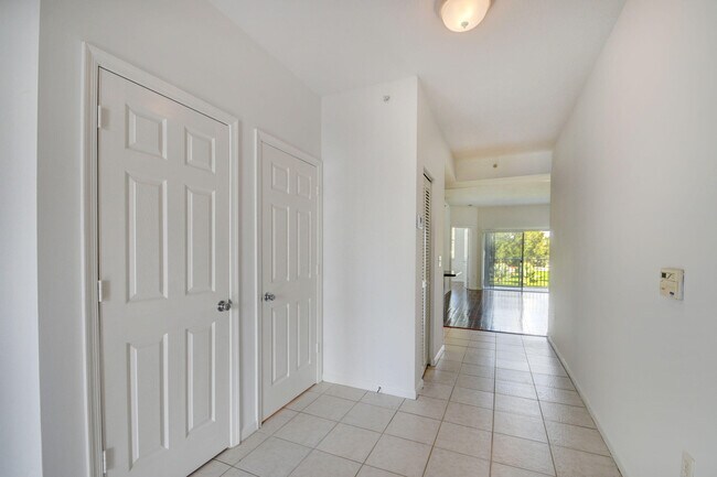 Building Photo - 2020 Greenview Shores Blvd