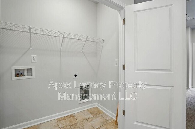 Building Photo - 112 Central Townes Wy