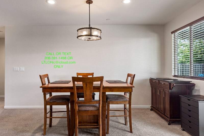 Building Photo - 1385 Deerwood St