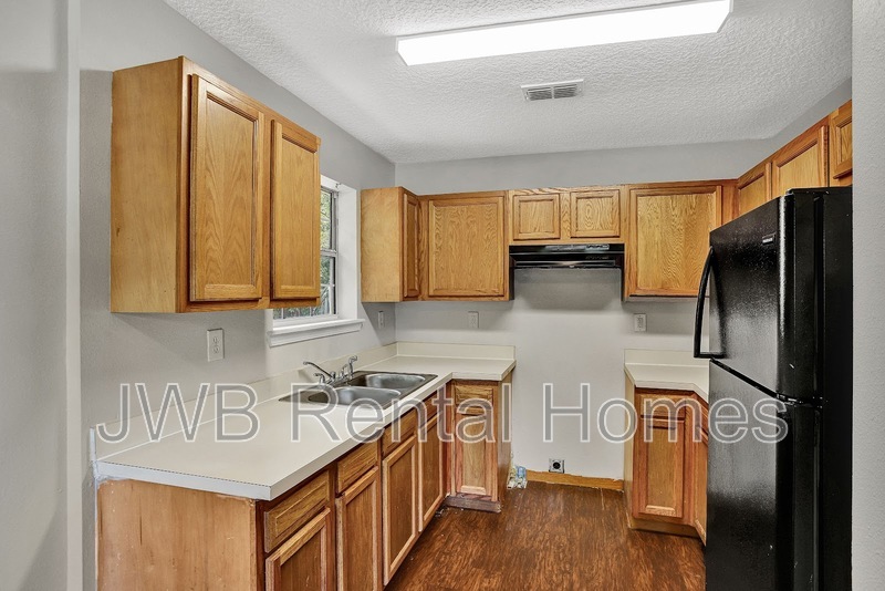 Building Photo - 1518 W 27th St