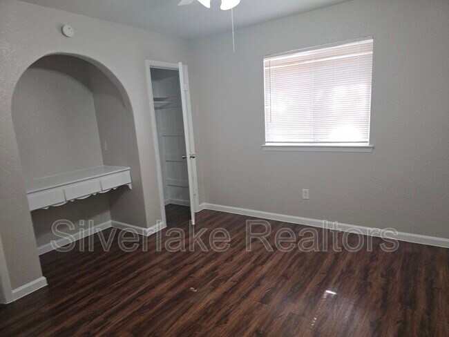 Building Photo - 2900 Laramie St