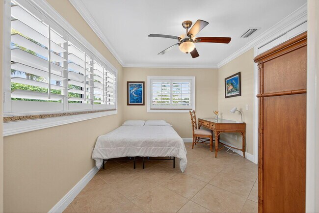Building Photo - 728 Waterway Dr