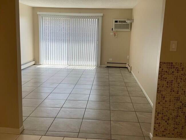 Building Photo - 10408 Menard Ave