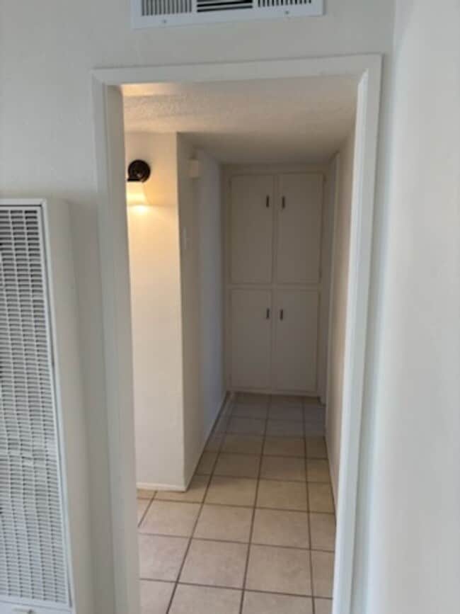 Building Photo - Move In ready Oildale 1 Bd 1 Ba