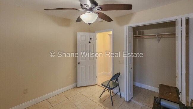 Building Photo - 5 Acres! Land to Roam and a big house to go with it!