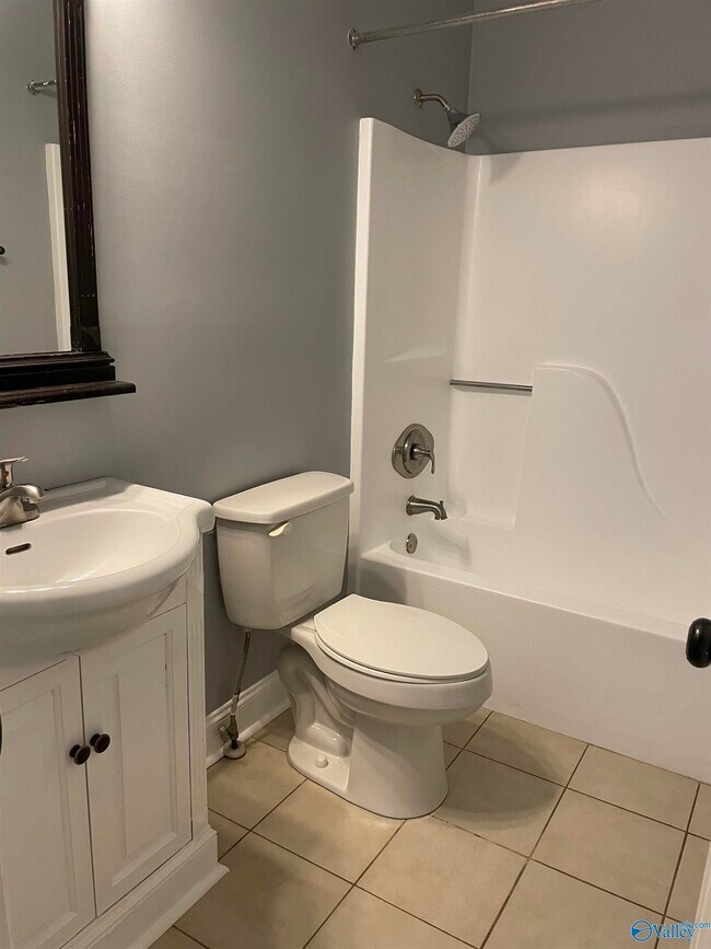 Building Photo - 108 Suffolk Dr