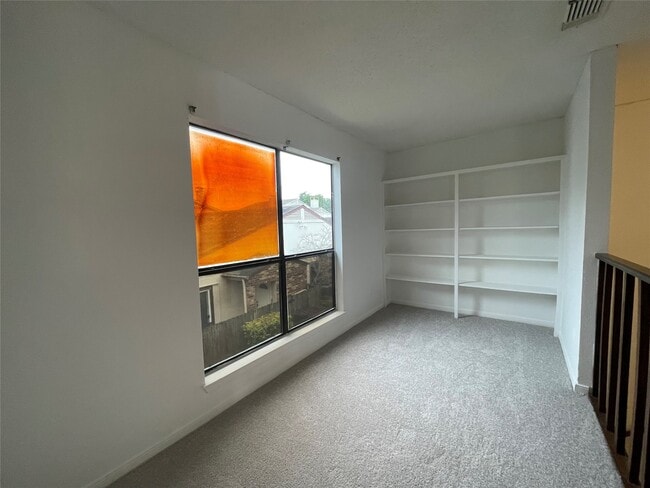 Building Photo - 3909 Tanglewilde St