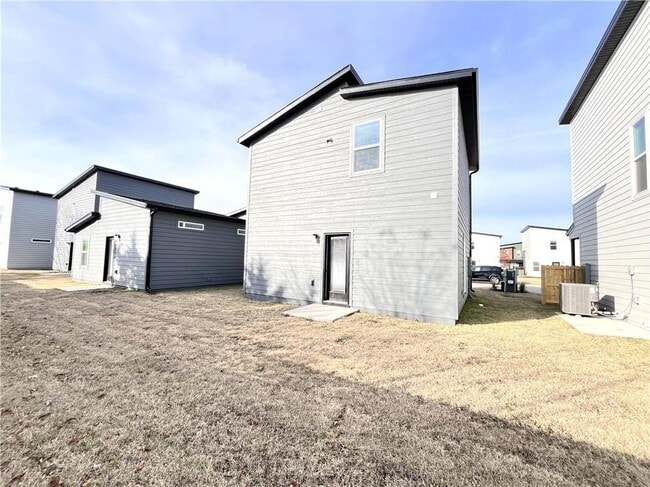 Building Photo - 841 Reading RR Ln