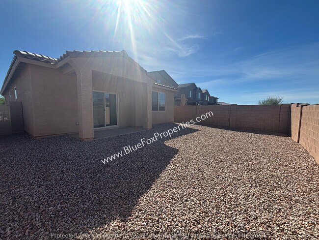 Building Photo - 4864 E Julian Wash Dr
