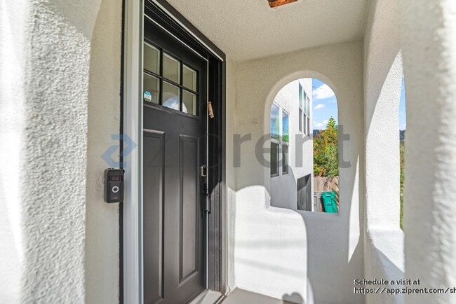 Building Photo - 3473 Birdsall Ave