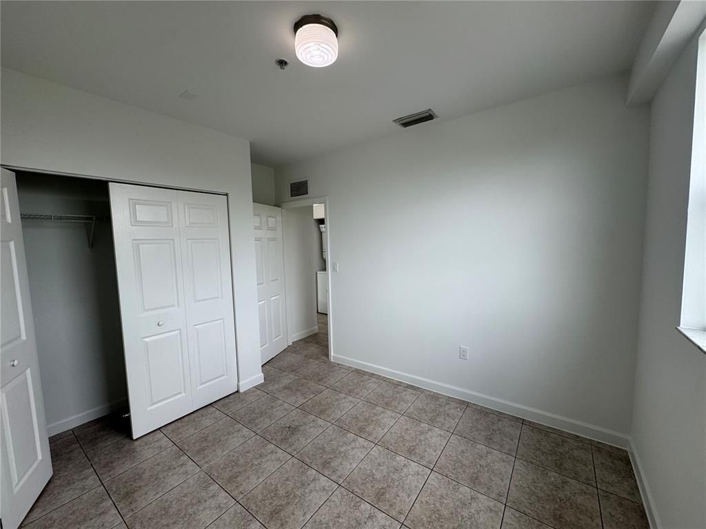 Building Photo - 529 NE 62nd St