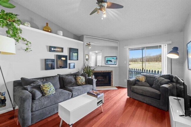 Building Photo - 1601 Faro Dr