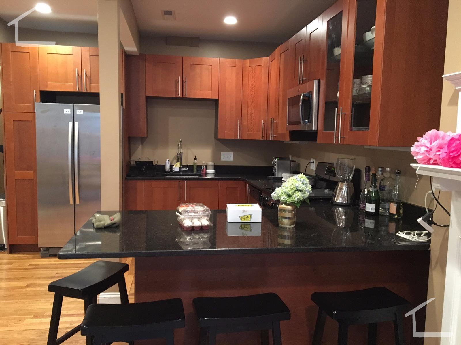 Building Photo - 8 Saint Lukes Rd