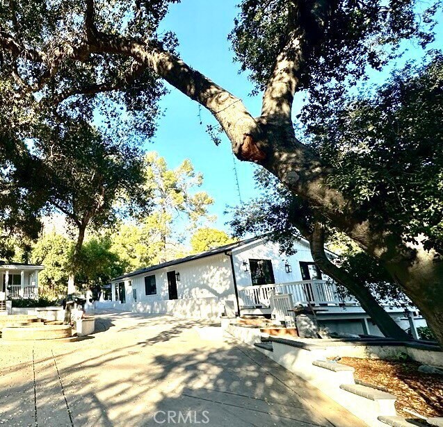 Building Photo - 453 E Grand View Ave