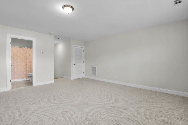 Building Photo - Spacious 5BR/3BA Home with Lagoon View on Quiet Cul-de-Sac!