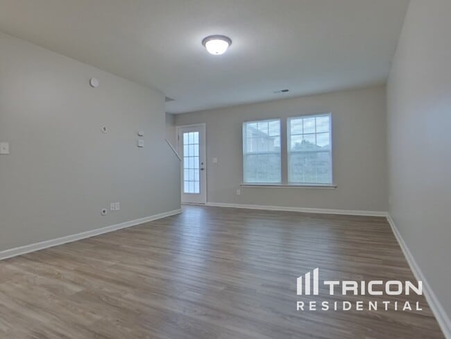 Building Photo - 909 Northern Dancer Ln