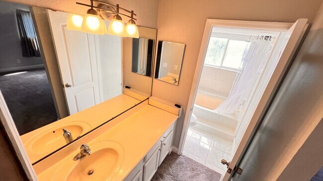 Building Photo - Charming Orlando Retreat – 3BR, 2BA Single-Family Home! WASHER & DRYER INCLUDED!