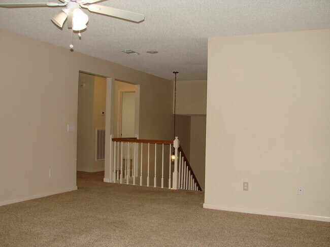 Building Photo - 462 Everington Dr