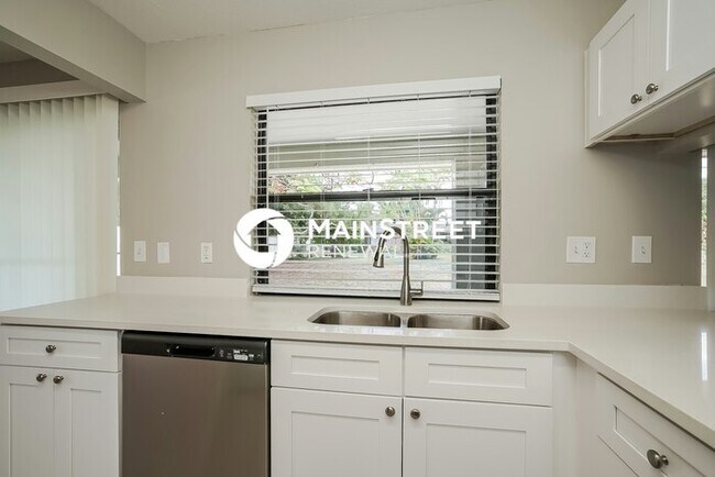 Building Photo - 3 Bedroom Pet-Friendly Home in CAPE CORAL, FL with Main Street Renewal
