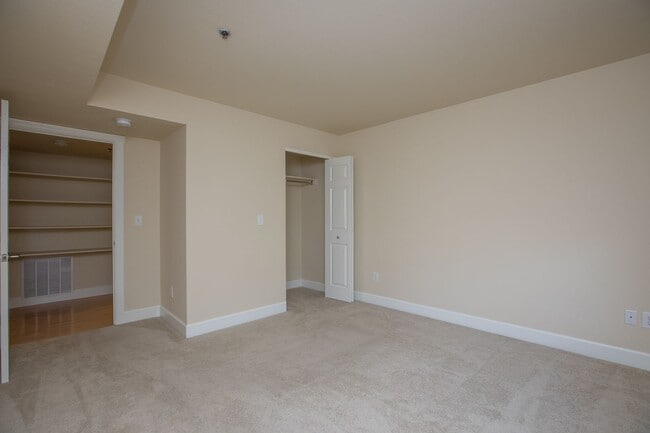 Building Photo - Beautiful Loft Condo in Old Town Fort Collins