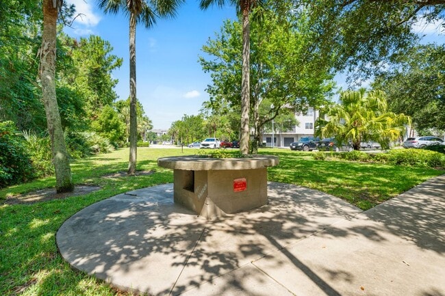 Building Photo - 415 S Villa San Marco Dr