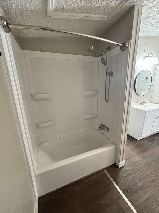 Building Photo - Completely Renovated Home