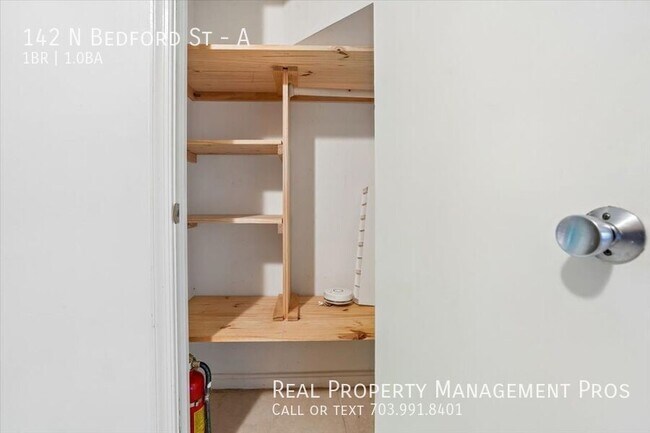 Building Photo - 142 N Bedford St