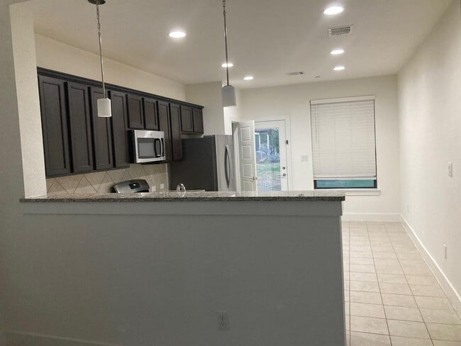 Building Photo - 12410 Maypole Bend