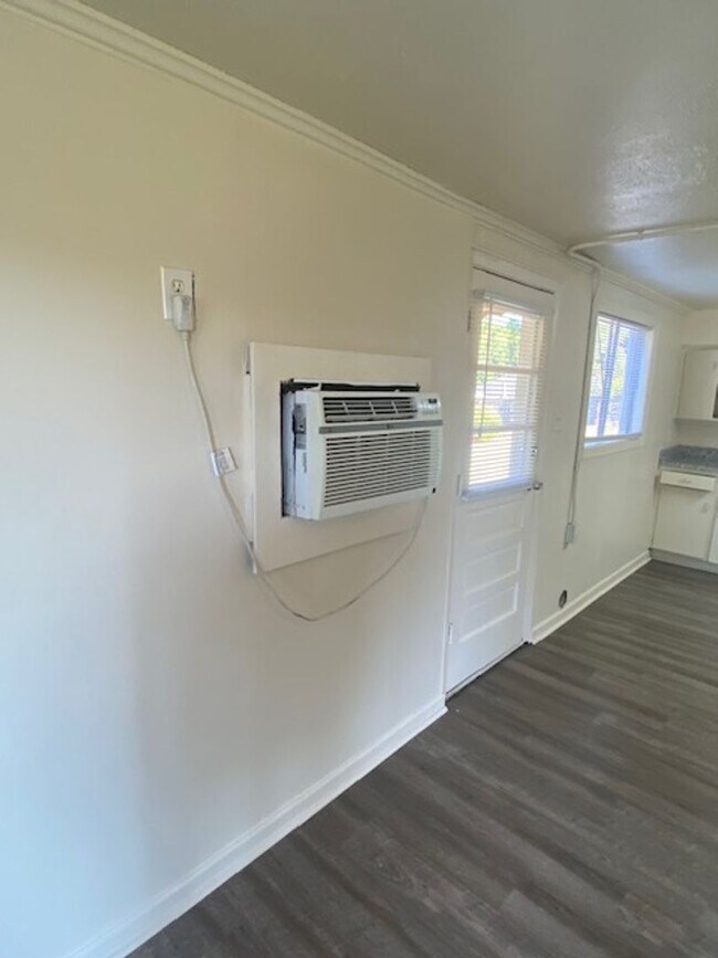 Building Photo - 4537 Saunders Dr