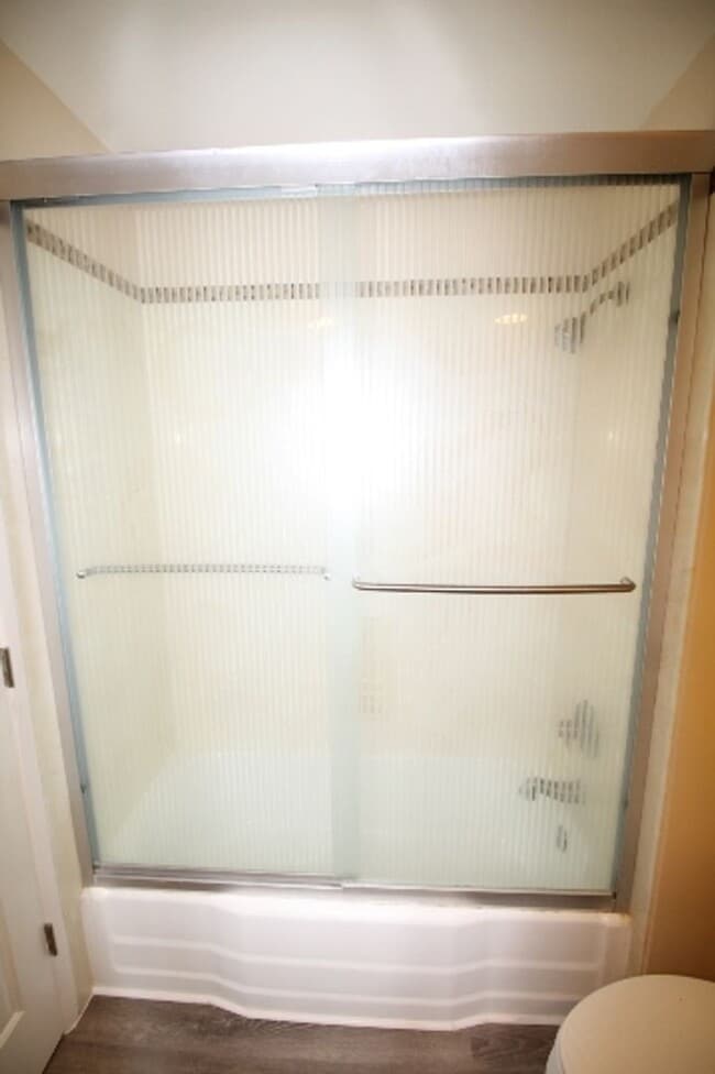 Building Photo - Beautiful Eastside Home