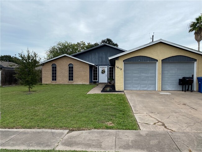 Building Photo - 1622 Memorial Pkwy