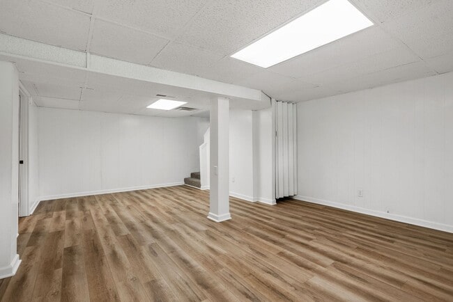 Building Photo - 3 Bedroom Pet Friendly Home For Rent with ...