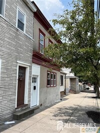 Building Photo - 144 S Broadway