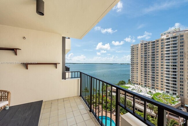 Building Photo - 520 Brickell Key Dr