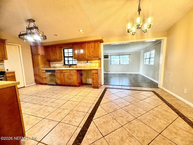 Building Photo - 246 Sara Dr