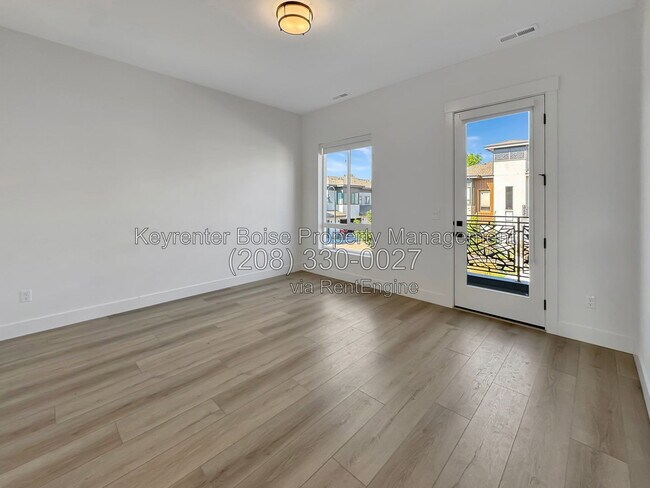 Building Photo - 281 S City Lgts Ln