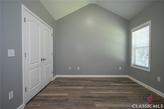 Building Photo - 168 Putters Dr