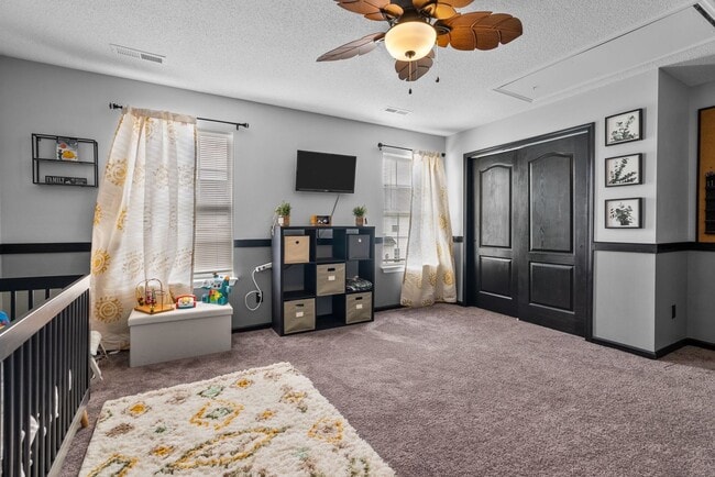 Building Photo - Luxurious 5-Bed, 2.5-Bath Home with Solar Panels in Newport News